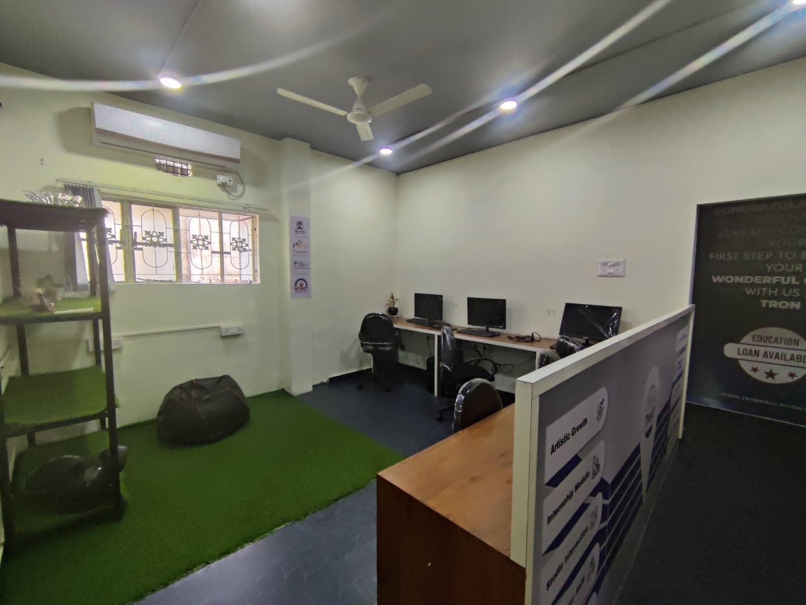 Tron School of Animation Nagpur Practice lab photo 1